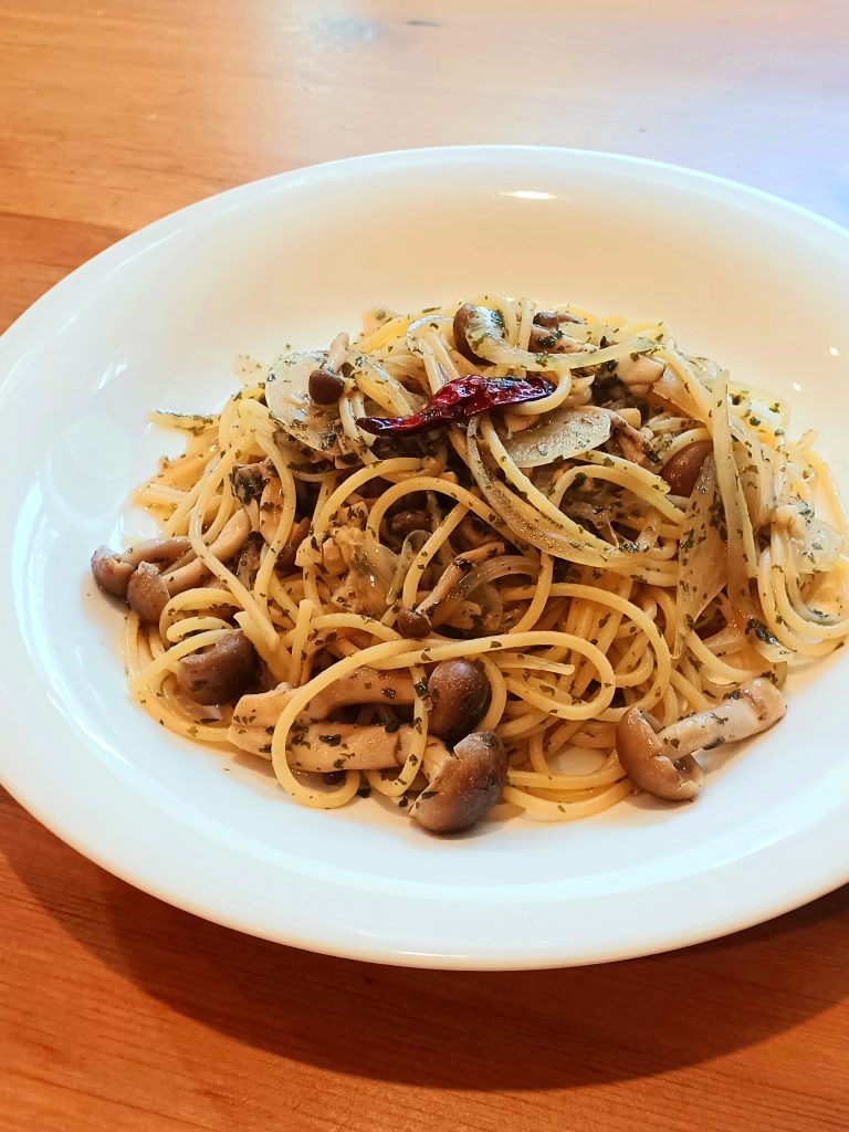 アンチョビとシメジのスパゲッティ